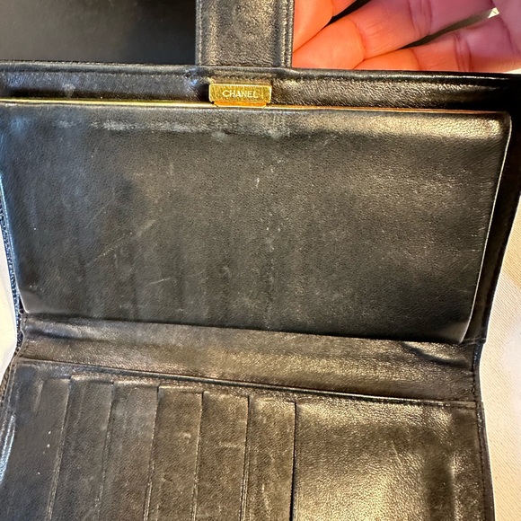 Chanel caviar long wallet with snap closure - Picture 8 of 13
